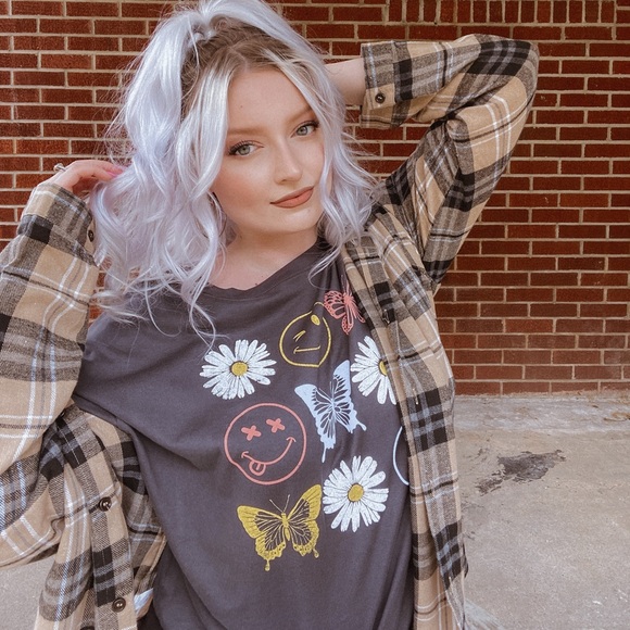 Oversized Graphic Tee - Picture 6 of 7